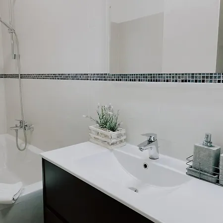 My Dream -123m2 - Parcheggio Gratuito - Metro B * Roma